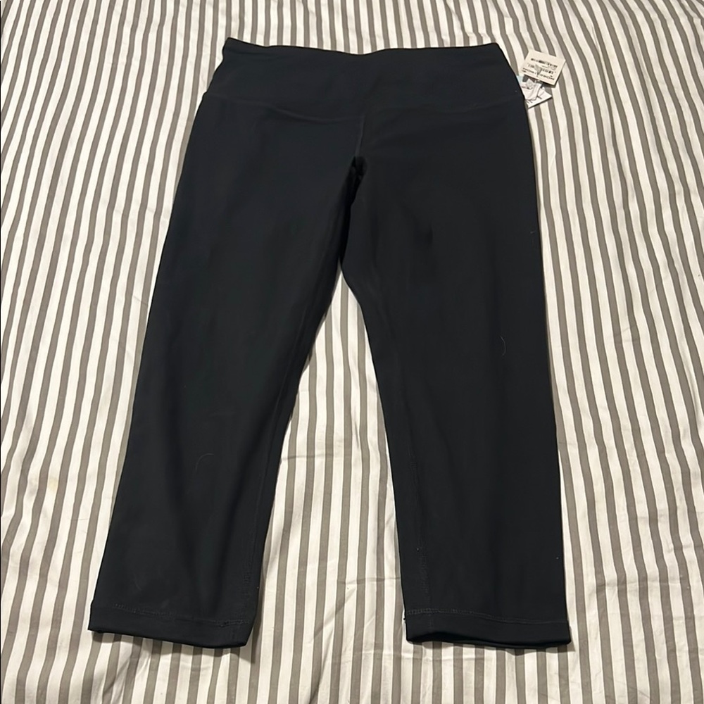 Zella Women’s Capri Leggings. NWT